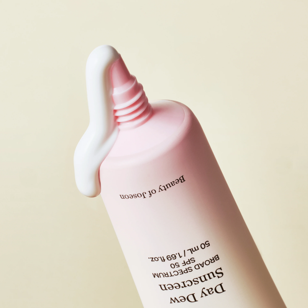 Day Dew Sunscreen Lightweight SPF 50 - nudemakeupgt