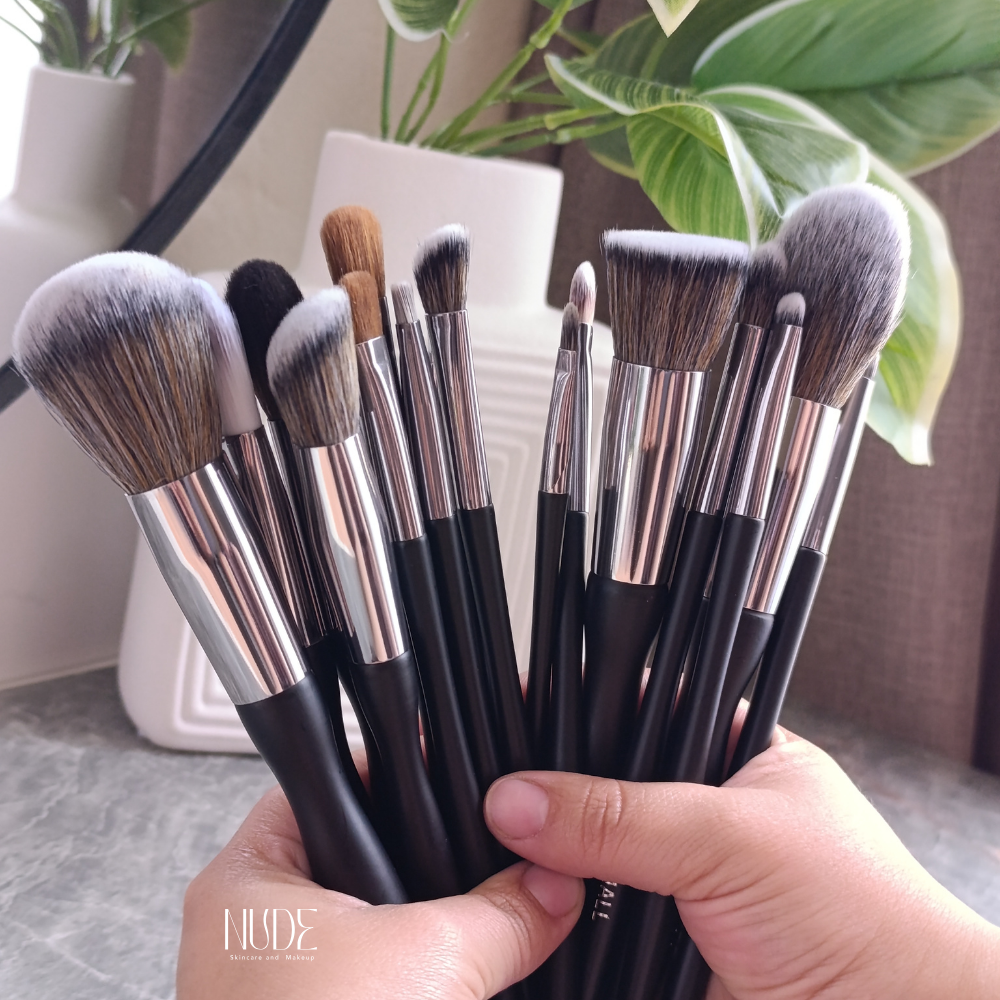 Brochas - Negras con plateado - nudemakeupgt