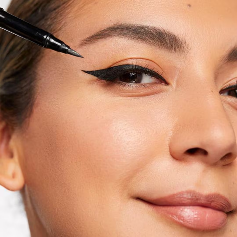 Perfect Strokes Matte Liquid Liner in black