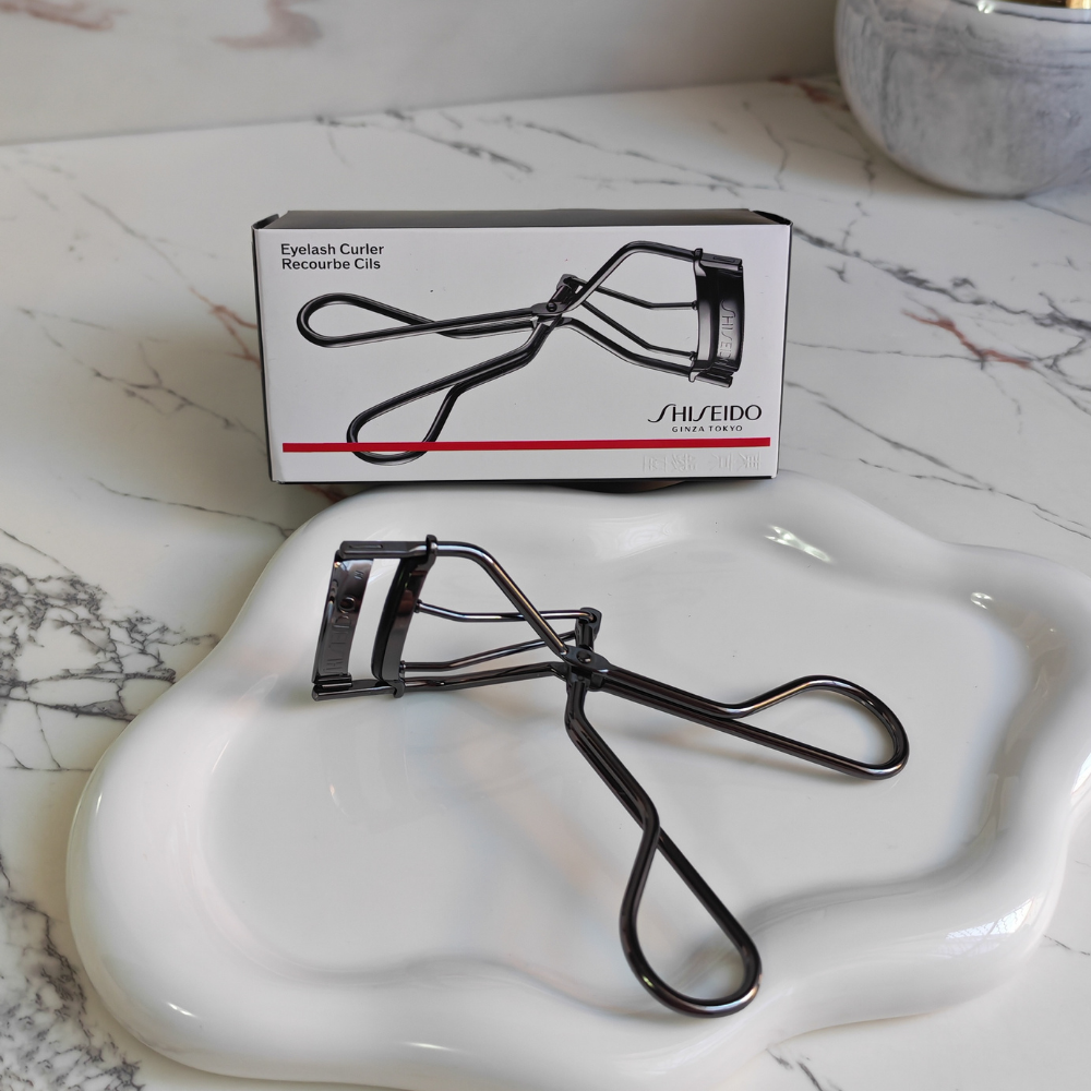 TWEEZERMAN  Voltea pestañas - nudemakeupgt