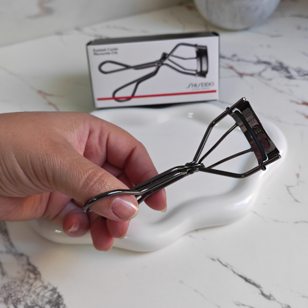 TWEEZERMAN  Voltea pestañas - nudemakeupgt